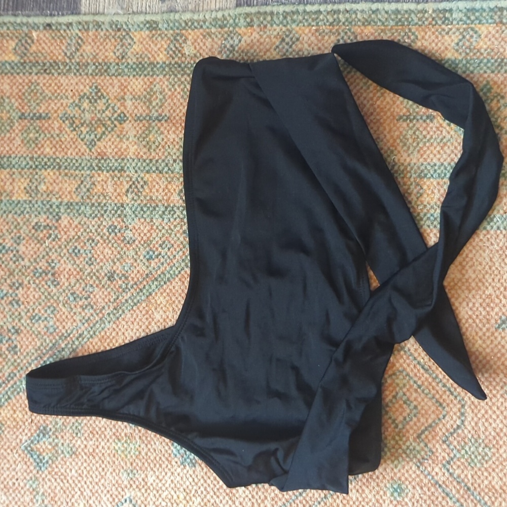 Amazon tie bikini top